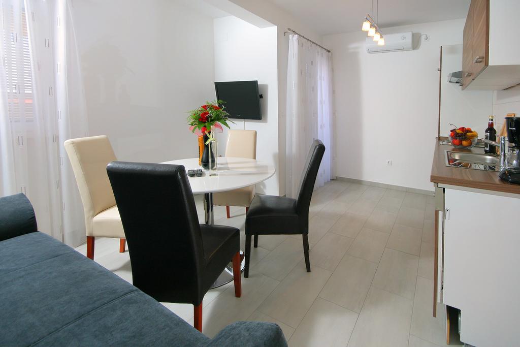 Apartmani Mane 트로기르 외부 사진